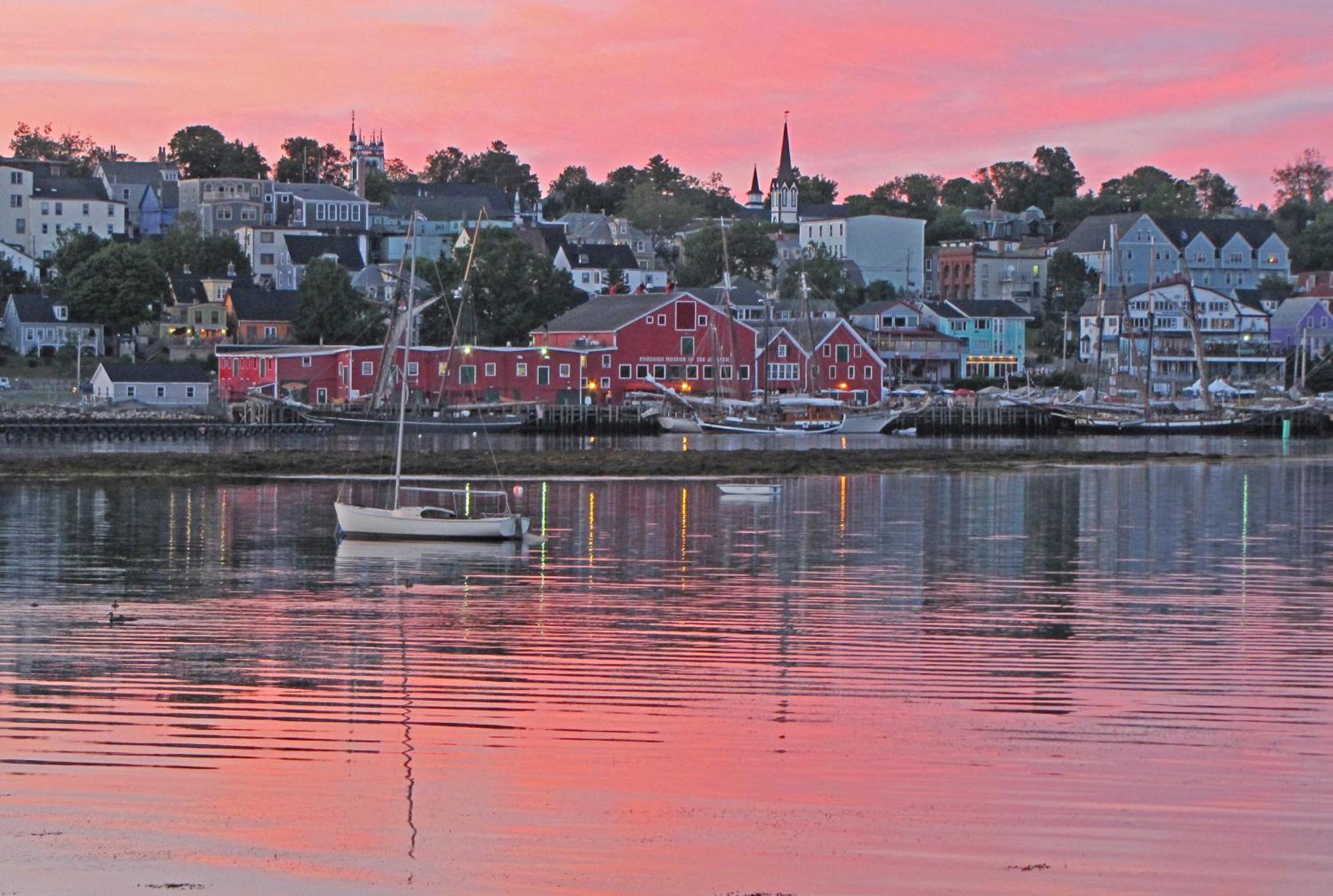 Topmast Motel Lunenburg Luaran gambar